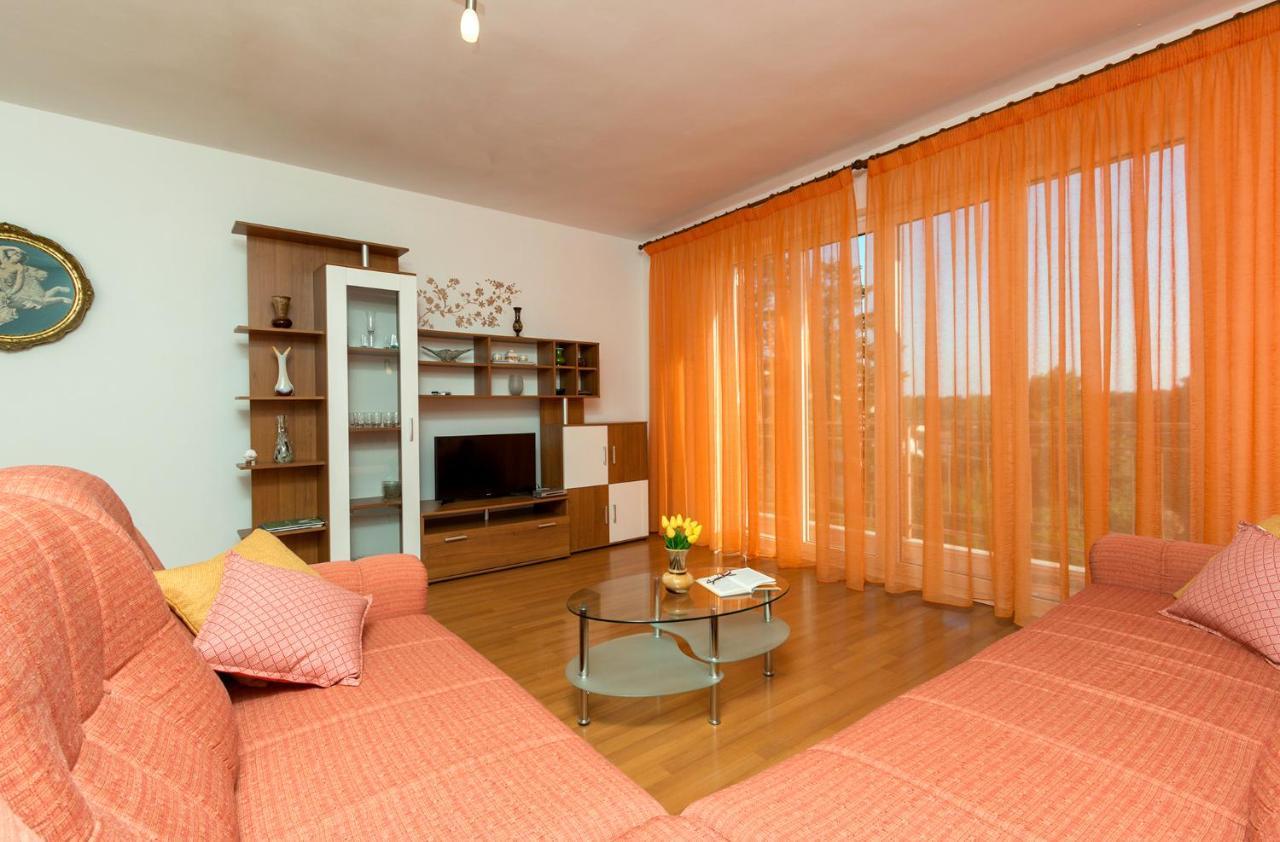 Apartment Rubina With Secure Parking Медулин Екстер'єр фото